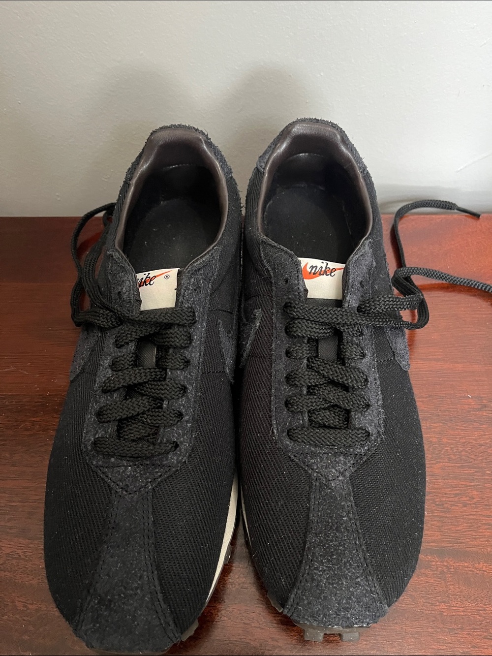 Nike Black/Black -Pale Ivory